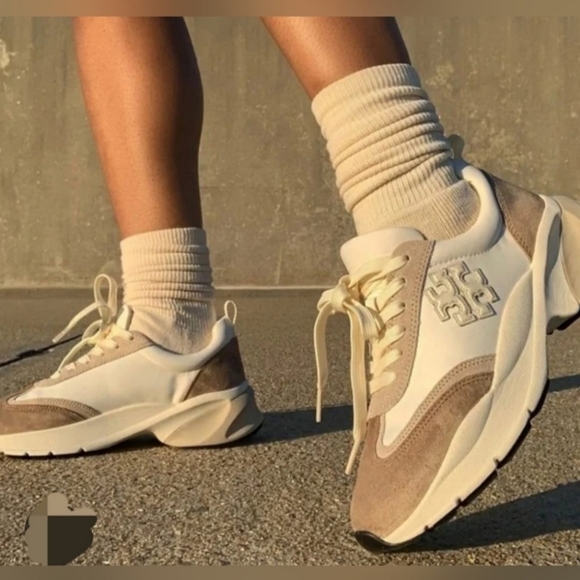 Tory Burch Goodluck T-Monogram Lace Up Sneakers 100% Leather Light Biege US 9.5 - Picture 14 of 16